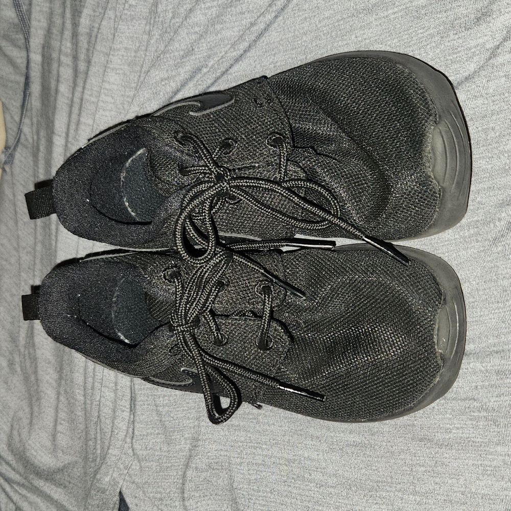 Nike black shoes size little kids 11c